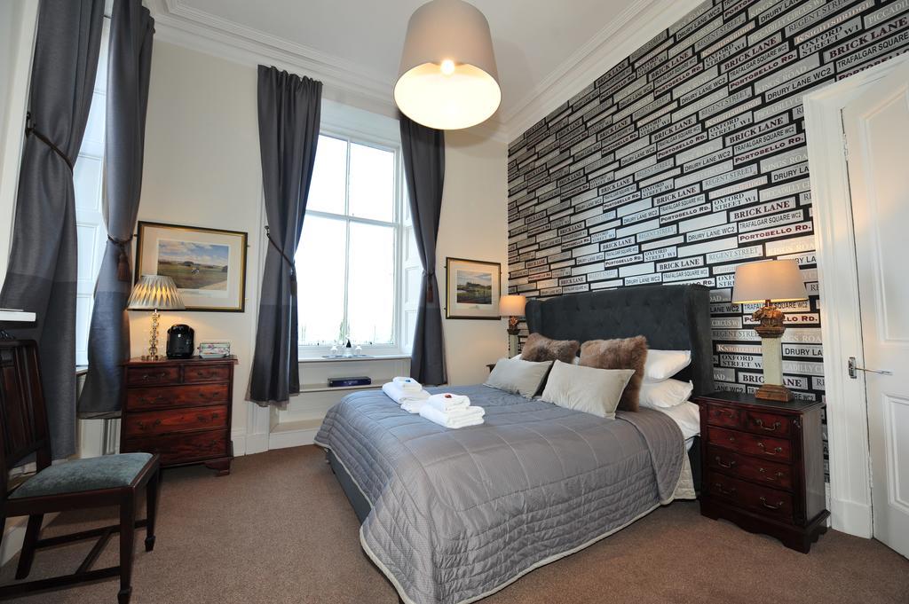 Edinburgh Sixteen Room photo