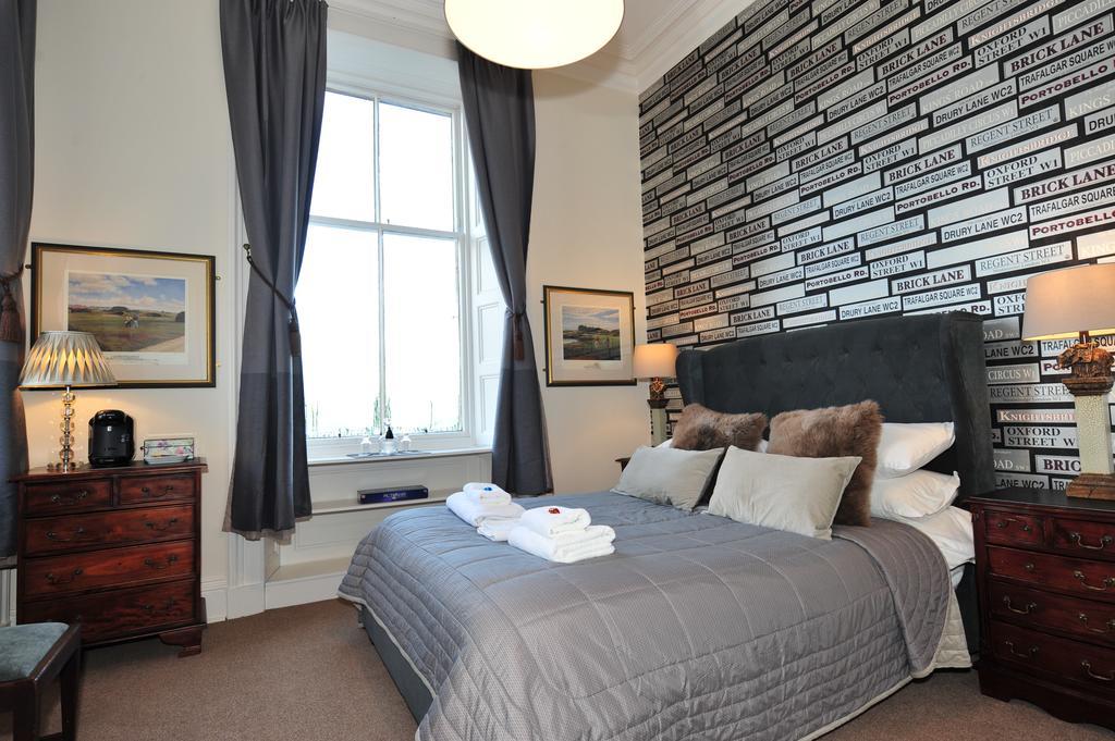 Edinburgh Sixteen Room photo