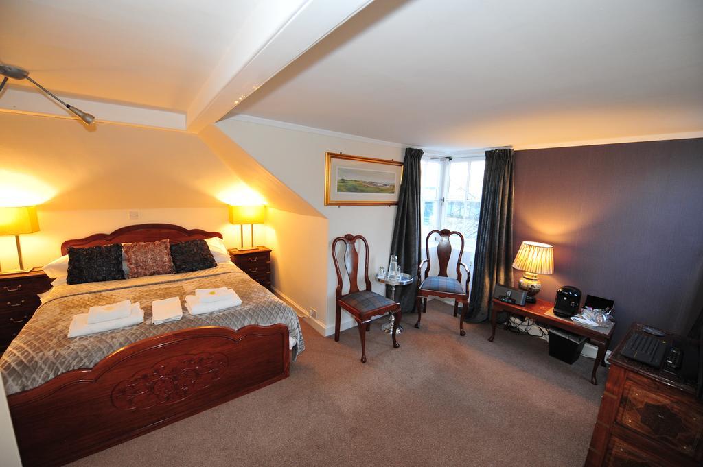 Edinburgh Sixteen Room photo